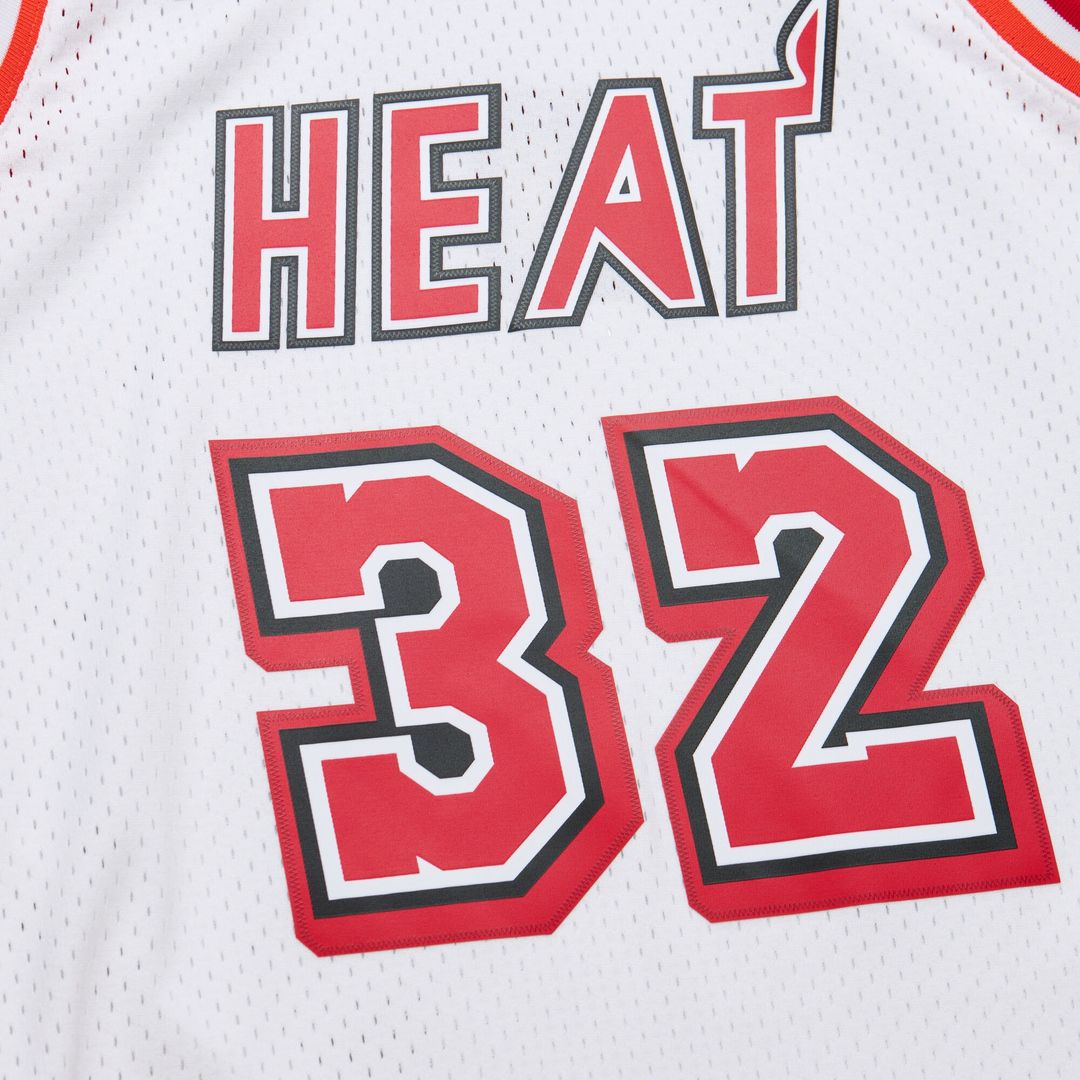Shaquille O'Neal Miami Heat Mitchell & Ness 2005 - 06 Swingman Jersey - Red