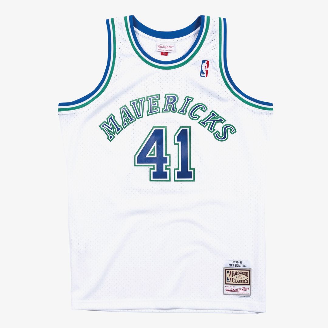 Dirk Nowitzki Dallas Mavericks Mitchell & Ness 1998 - 99 Hardwood Classics Swingman Jersey - White
