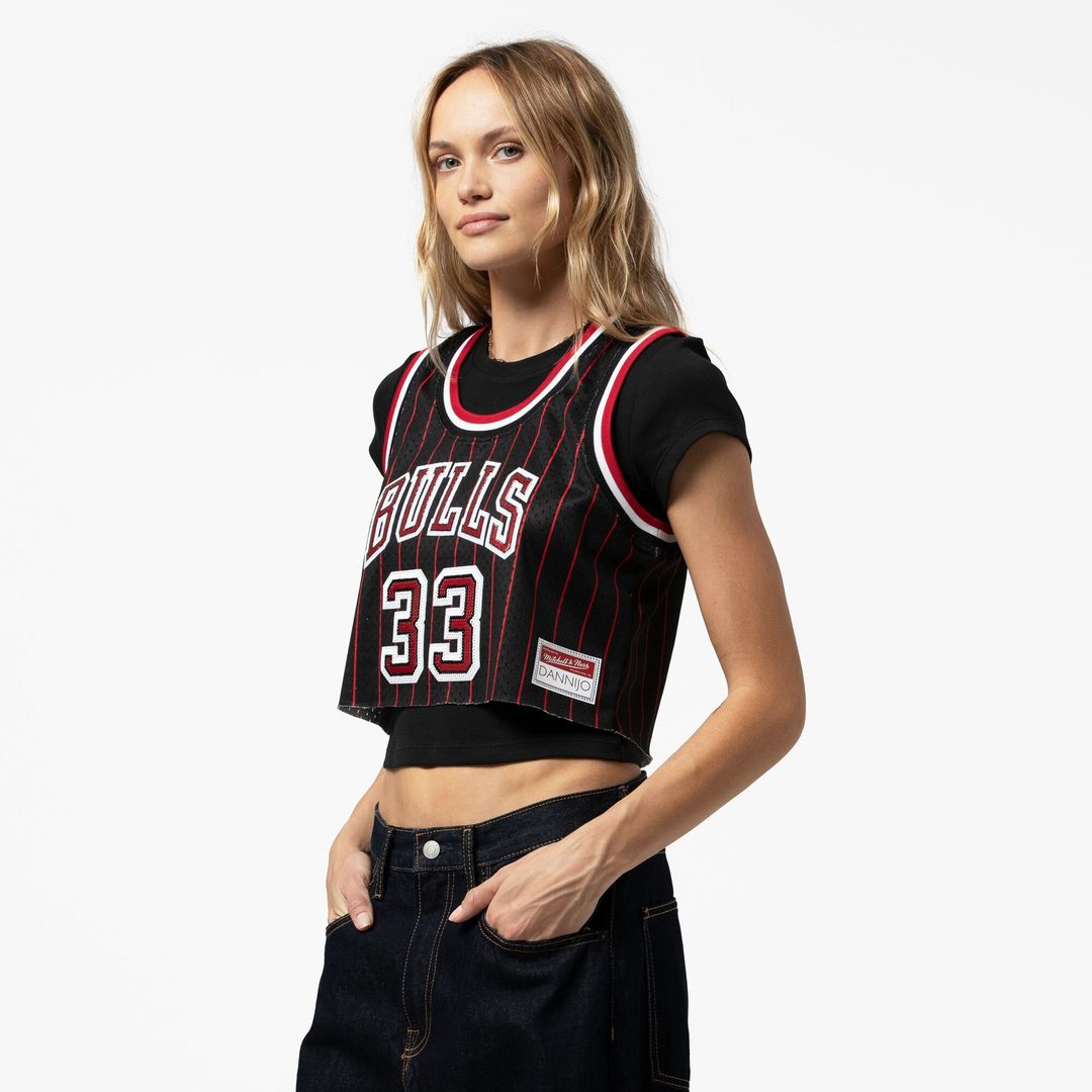 Scottie Pippen Chicago Bulls Mitchell & Ness x DANNIJO Women's Fashion Cropped Basketball Jersey - Black