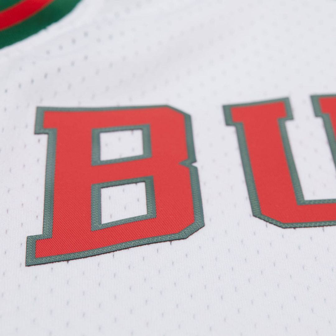 Oscar Robertson Milwaukee Bucks Mitchell & Ness 1971/72 Hardwood Classics Swingman Jersey - Green